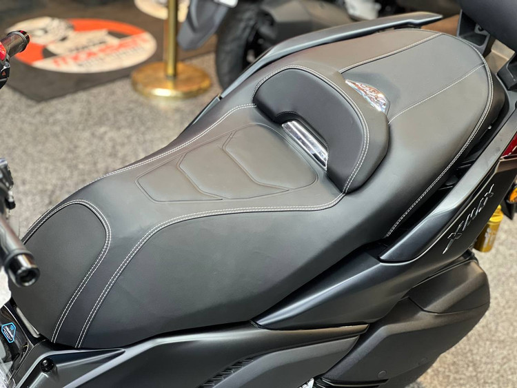 زین اسپرت اسپیشیال YAMAHA Xmax کد 201797