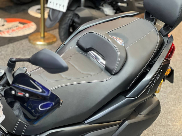 زین اسپرت اسپیشیال YAMAHA Xmax کد 201797