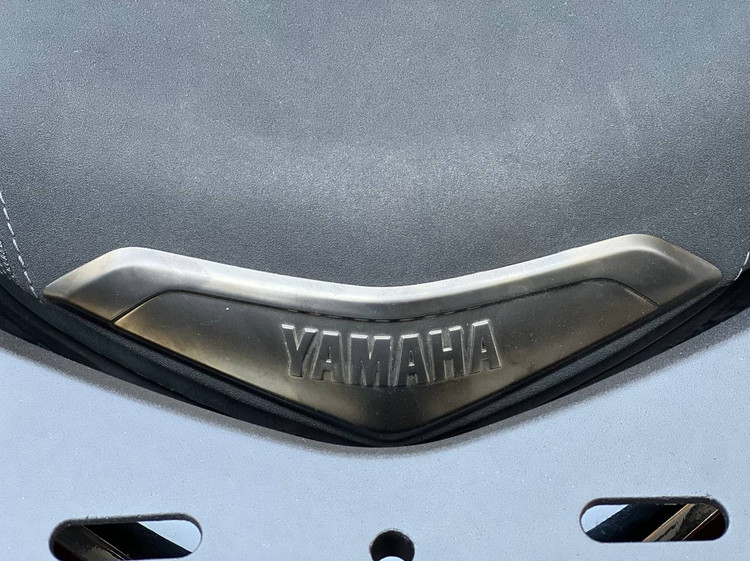 زین موتور فابریکی YAMAHA Xmax / مناسب اتاق جدید
