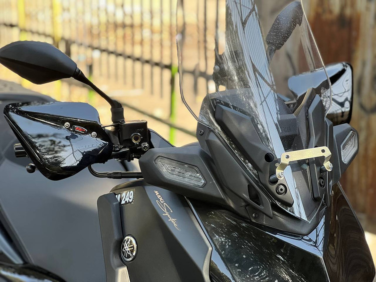 بادگیر دسته مشکی YAMAHA Xmax GP ساخت ترکیه اصل کد 200605