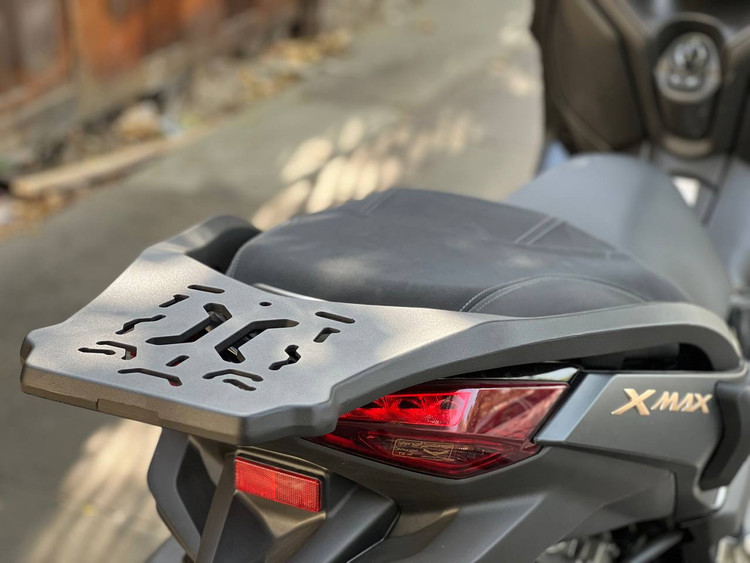 ترکبند عقب / براکت نگهدارنده صندوق عقب YAMAHA Xmax ساخت تایلند اصل کد 000163