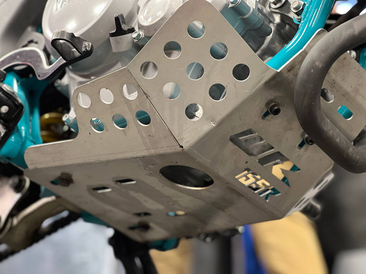 سینی زیر انجین موتور دبلیو آر YAMAHA WR155 اصل کد ۰۰۰۱۱۳