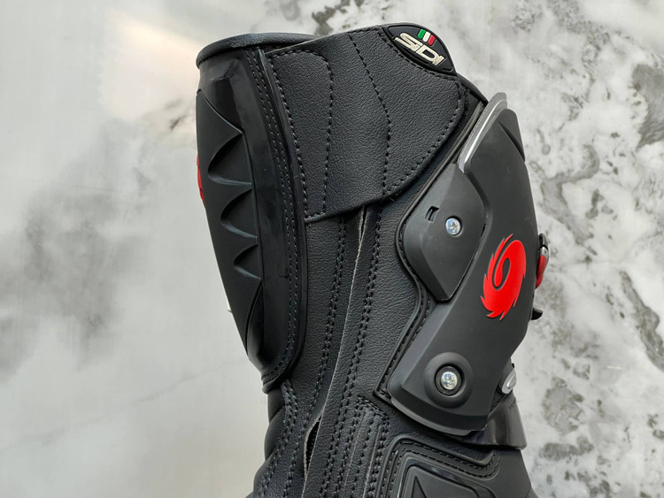 بوت Sidi Vertigo 2 Street Motorcycle سایز 42 / اورجینال