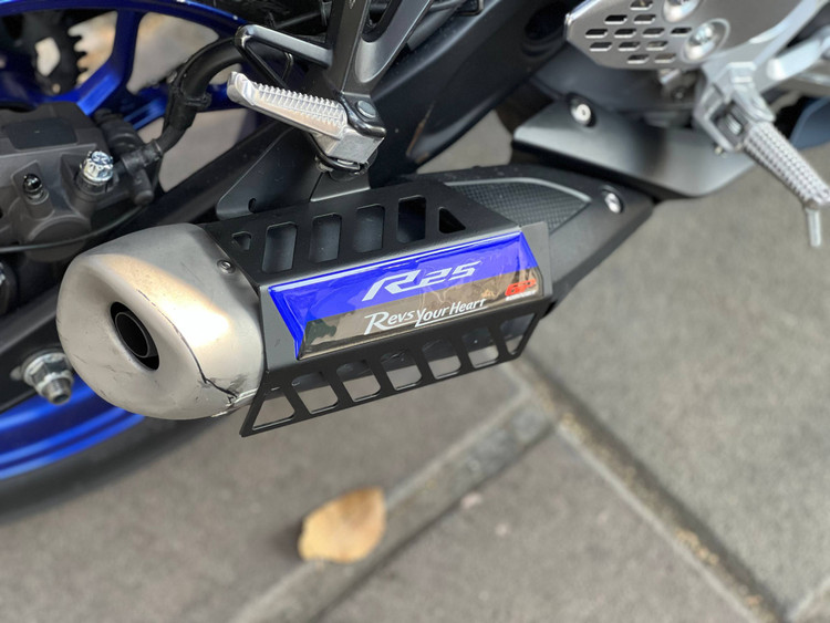 محافظ اگزوز YAMAHA R25 Blue کد 201515