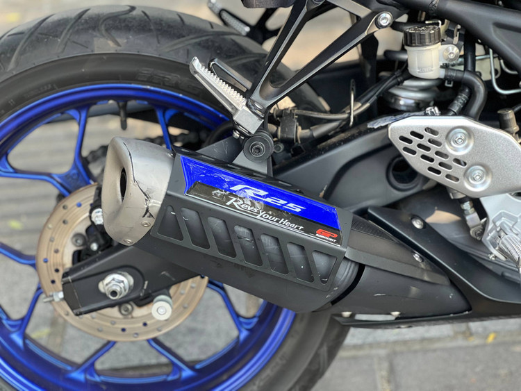 محافظ اگزوز YAMAHA R25 Blue کد 201515