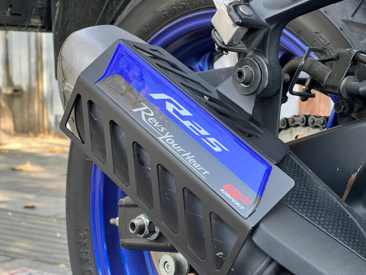 محافظ اگزوز YAMAHA R25 Blue کد 201515