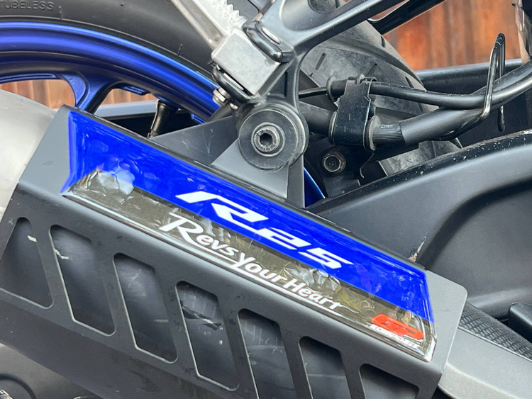 محافظ اگزوز YAMAHA R25 Blue کد 201515
