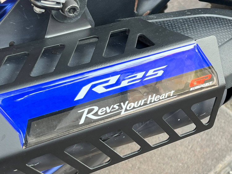 محافظ اگزوز YAMAHA R25 Blue کد 201515