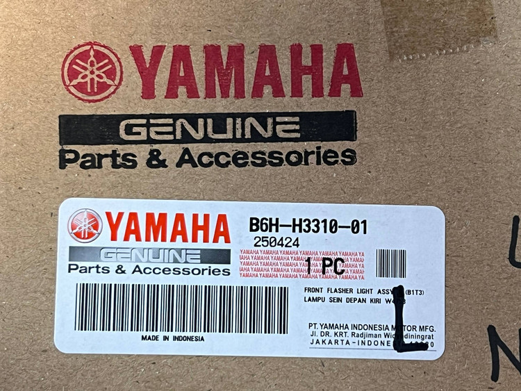 راهنما چپ فابریکی YAMAHA NMAX ساخت اندونزی اصل کد 201238