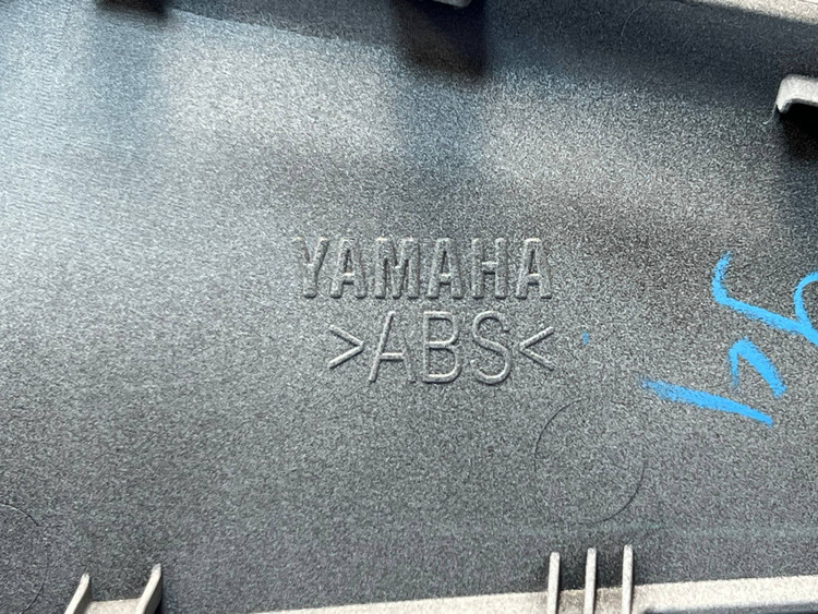 فلاپ زیر کف پایی راست ناردو (اسپایدر) YAMAHA Xmax فیس جدید ساخت اندونزی اصل کد 201602
