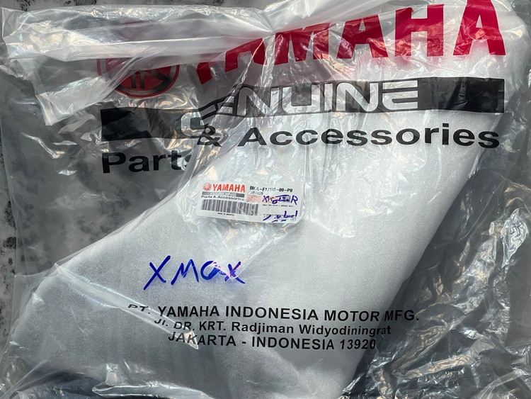 فلاپ زیر کف پایی راست مشکی (اسپایدر) YAMAHA Xmax فیس جدید ساخت اندونزی اصل کد 201630