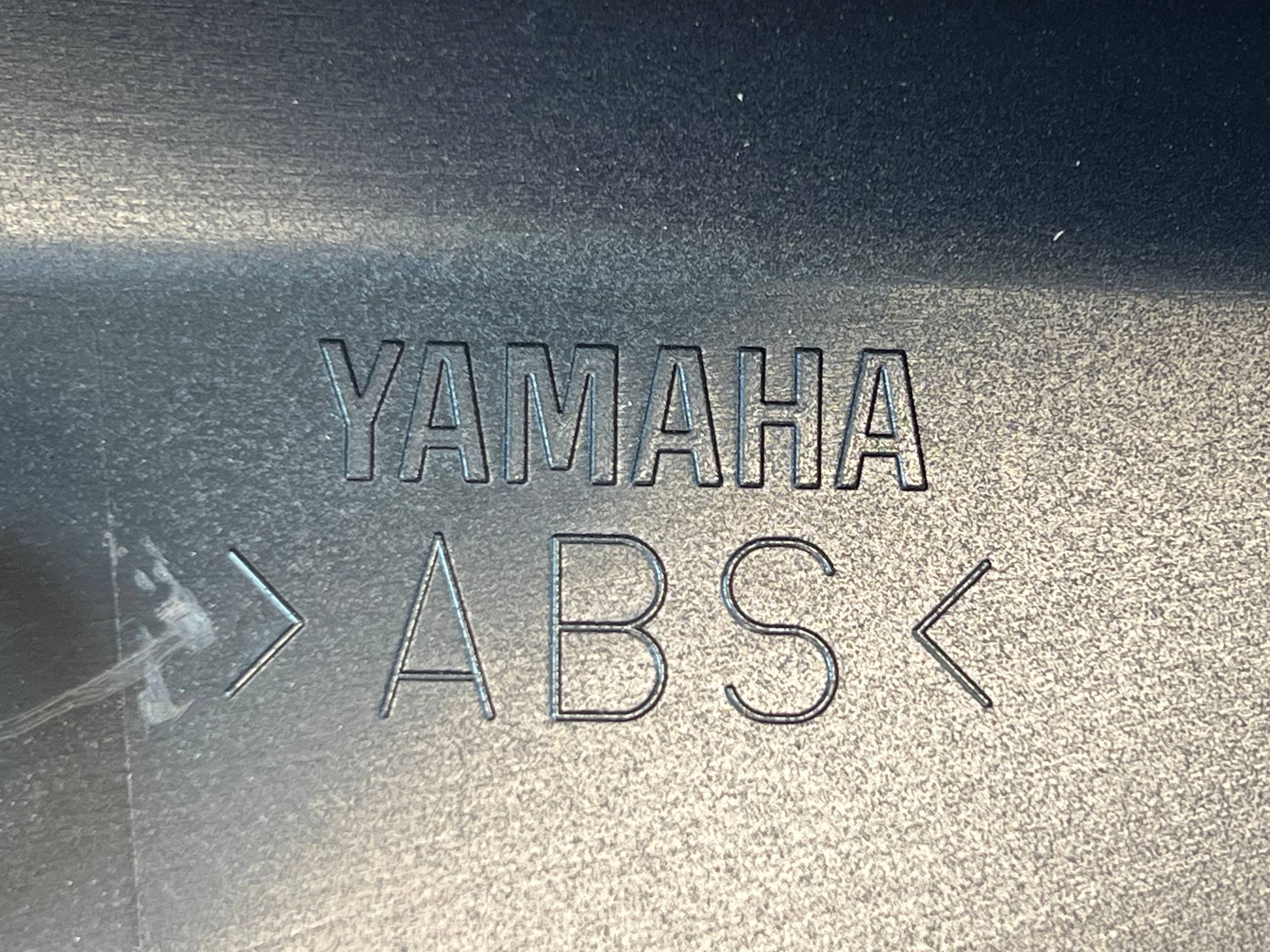 فلاپ گیتاری چپ مشکی مات YAMAHA Xmax New Face / ساخت اندونزی اصل کد 200217