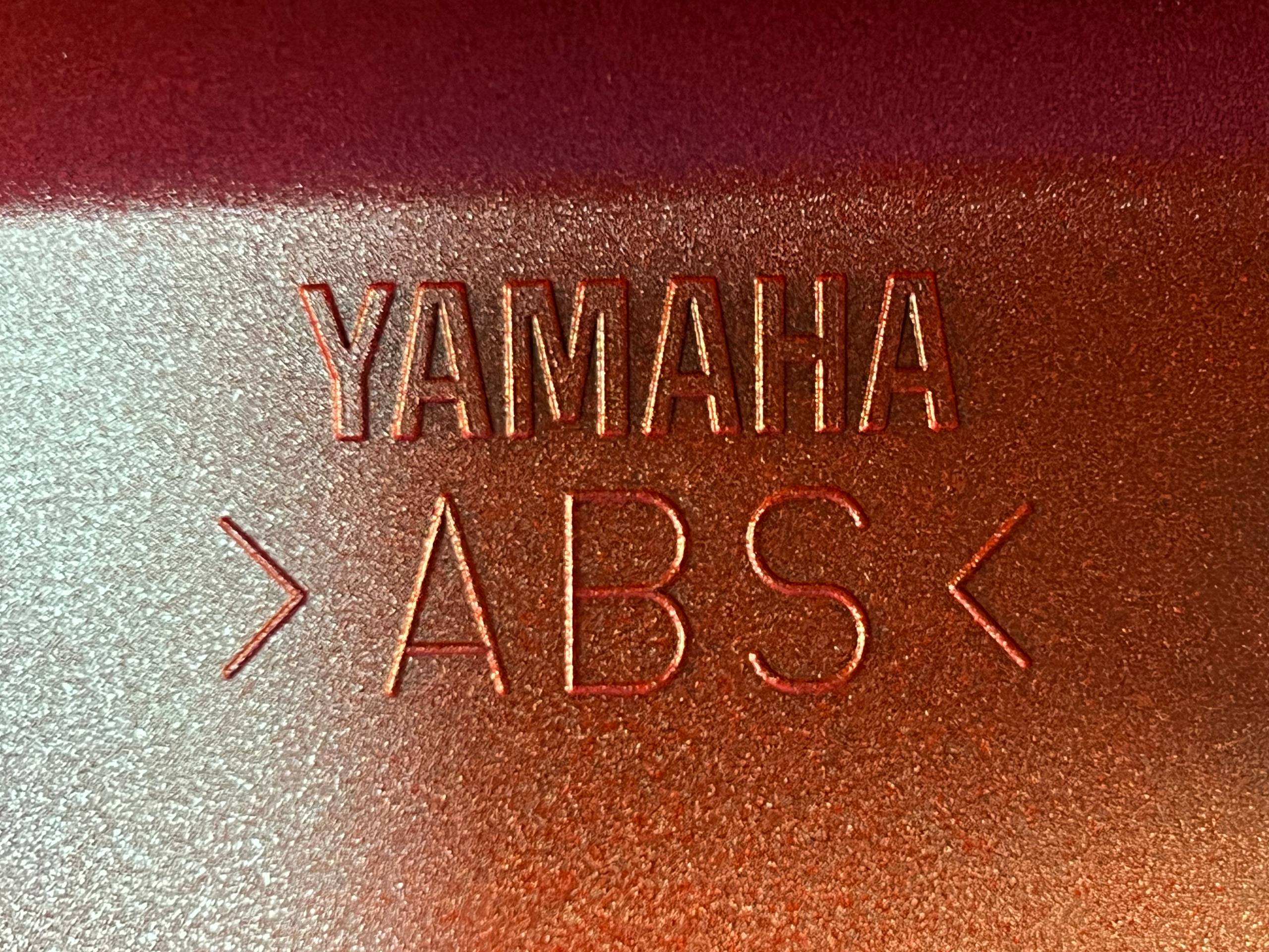 فلاپ گیتاری راست قرمز YAMAHA Xmax New Face / ساخت اندونزی اصل کد 200235
