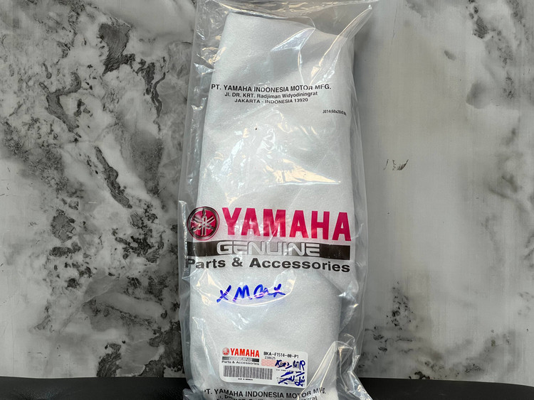 فلاپ بغل گلگیر سمت راست ناردو YAMAHA Xmax New Face ساخت اندونزی اصل کد ۲۰۰۲۲۴