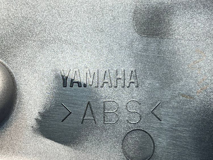 فلاپ بغل گلگیر سمت راست ناردو YAMAHA Xmax New Face ساخت اندونزی اصل کد ۲۰۰۲۲۴