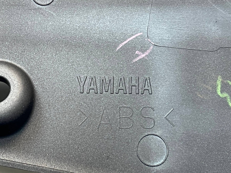 فلاپ بغل گلگیر مشکی سمت راست YAMAHA Xmax New Face ساخت اندونزی اصل کد 200214
