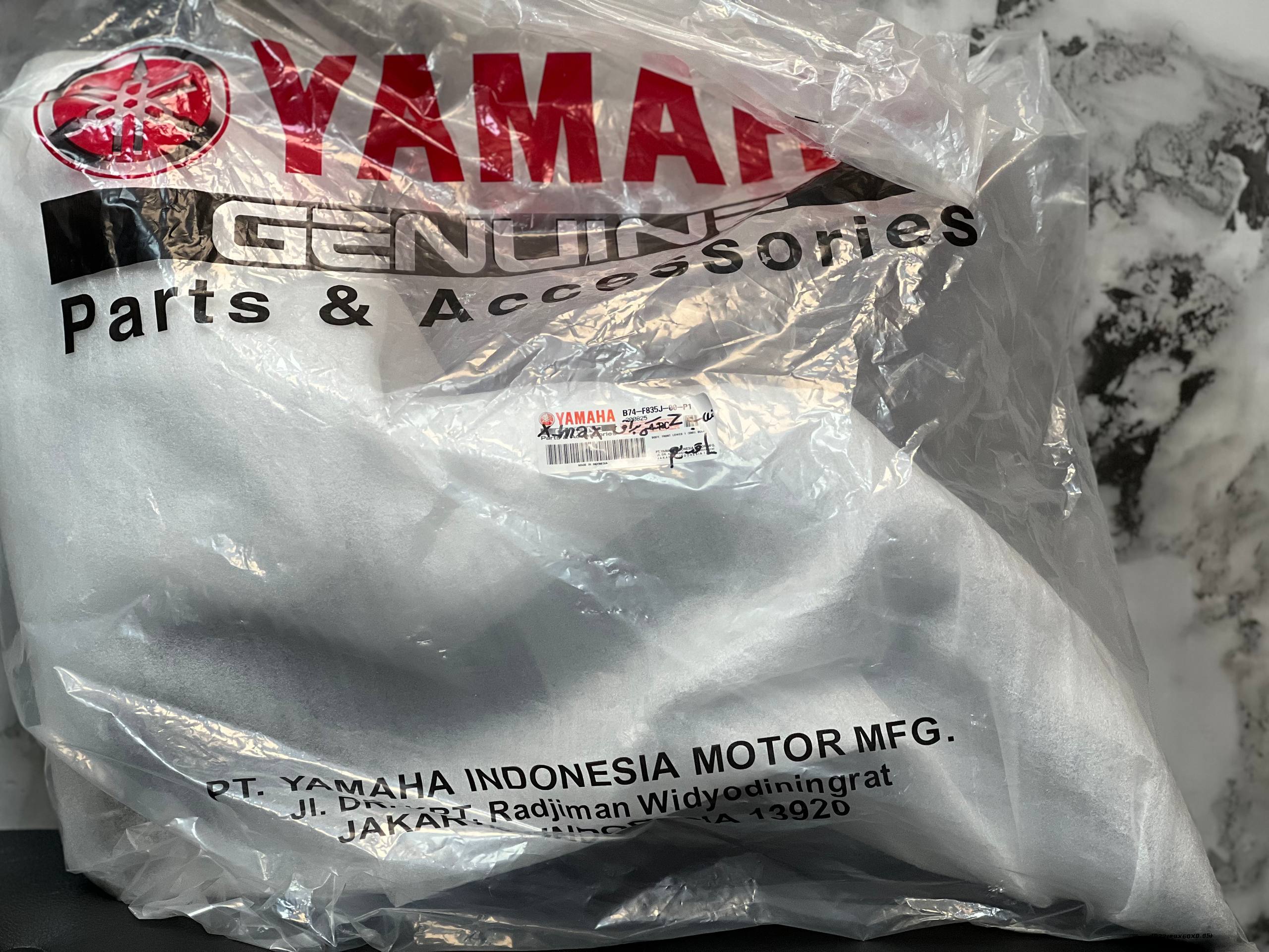 فلاپ زد جلو پا سمت چپ YAMAHA Xmax Old Face مشکی متالیک / مناسب اتاق قدیم / ساخت اندونزی اصل کد 000212