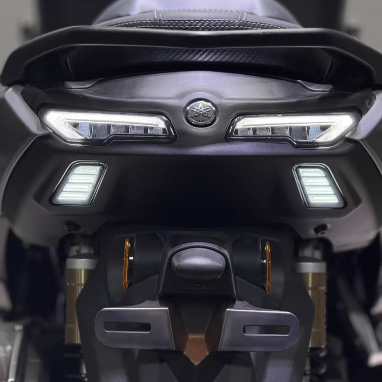 خطر عقب اسپرت سفید YAMAHA NmaxTurbo ساخت تایلند اصل کد 201721