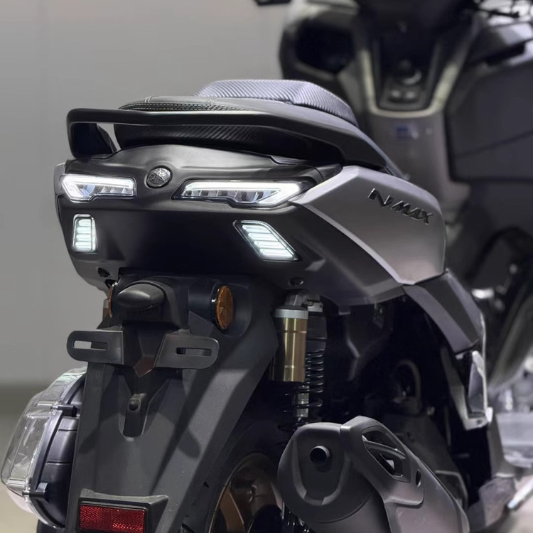 خطر عقب اسپرت سفید YAMAHA NmaxTurbo ساخت تایلند اصل کد 201721
