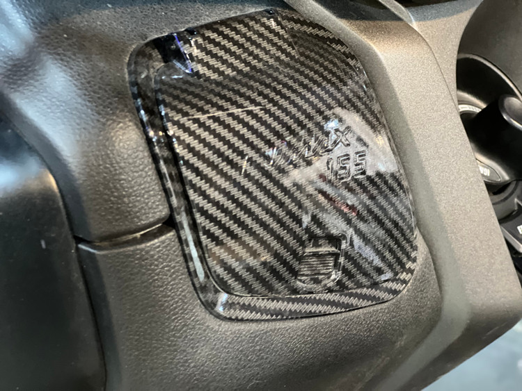 درب داشبورد کربن YAMAHA Nmax / کد کالا 000142
