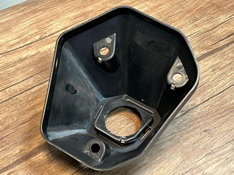 کاور سر اگزوز ADV160 / شرکتی درجه 1 کد کالا
