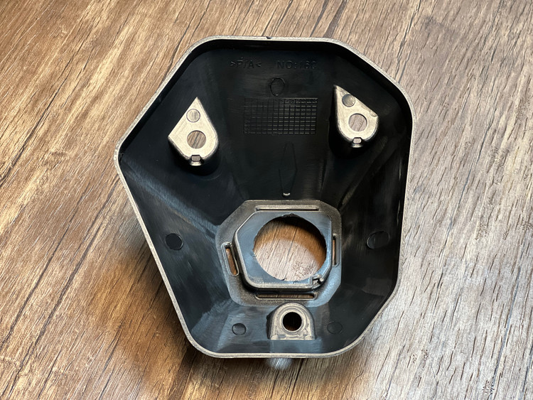 کاور سر اگزوز ADV160 / شرکتی درجه 1 کد کالا