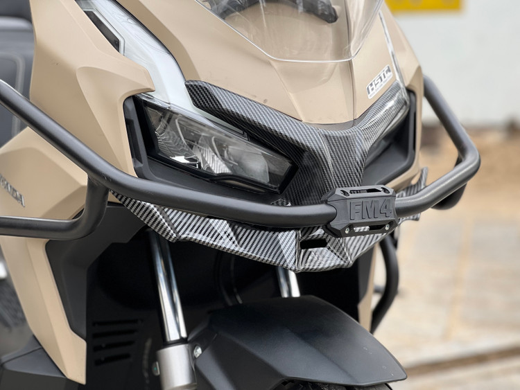 ابرویی بالا چراغ کربن HONDA ADV 160 ساخت تایلند اصل کد 201065