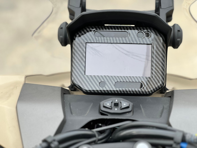 کاور دور کیلومتر کربن HONDA ADV160 ساخت تایلند اصل کد ۲۰۱۰۶۳