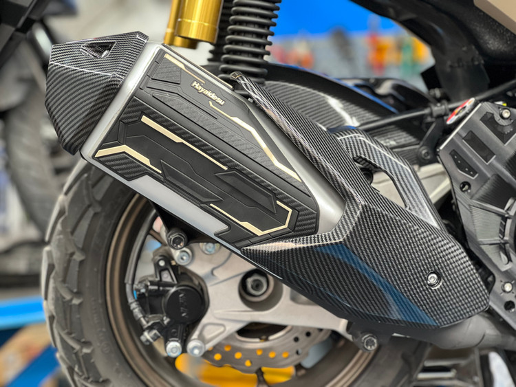 سر اگزوز کربن HONDA ADV160 ساخت تایلند اصل کد 201060