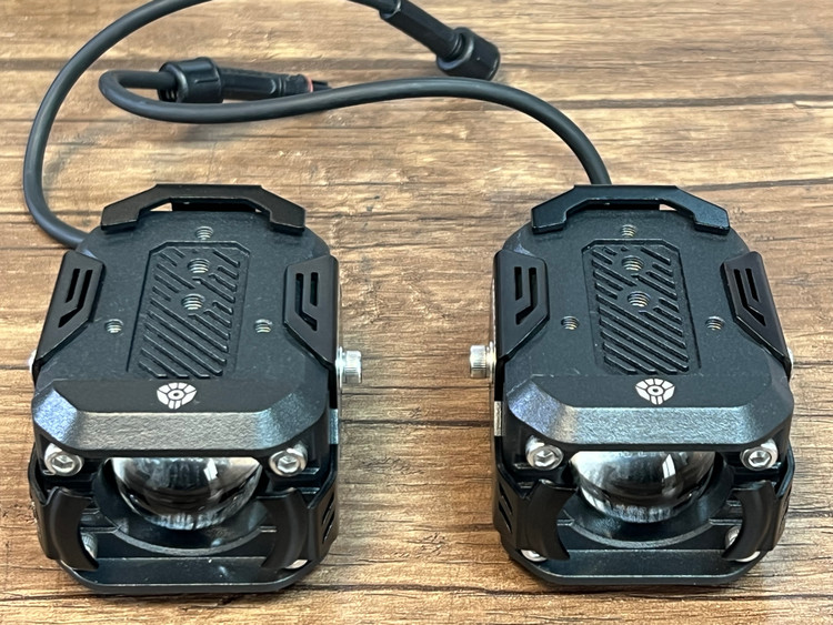 پرژکتور / مه شکن LED موتورسیکلت FUTURE EYES F150 بزرگ / پکیج کامل / اصل