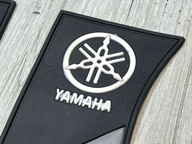 کف پایی اسپرت لاستیکی YAMAHA AEROX / اصل 201770