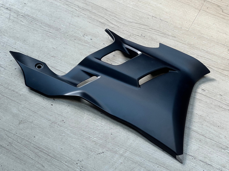 فلاپ اسپایلر سرمه ای مات سمت راست YAMAHA R25 / ساخت اندونزی اصل
