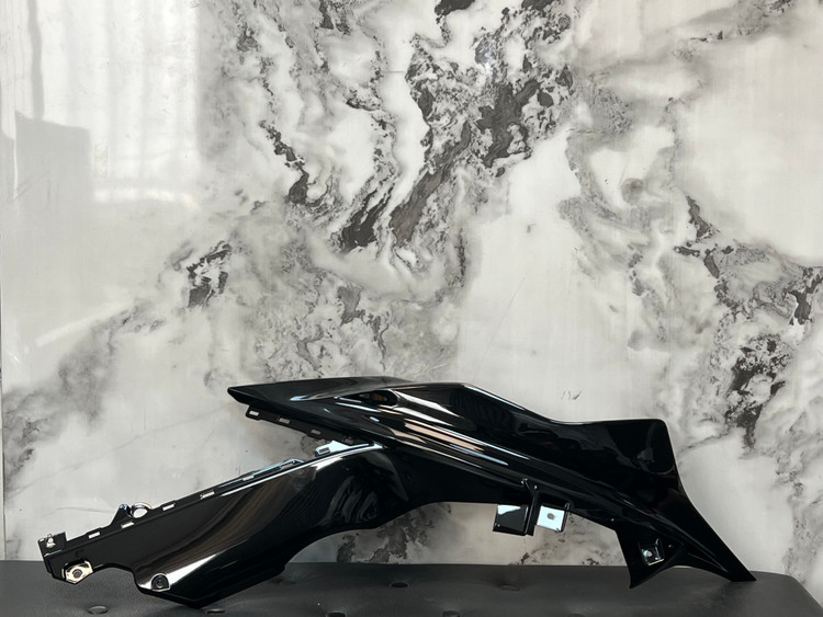 فلاپ بغل چراغ مشکی متالیک راست R25 / ساخت اندونزی اصل