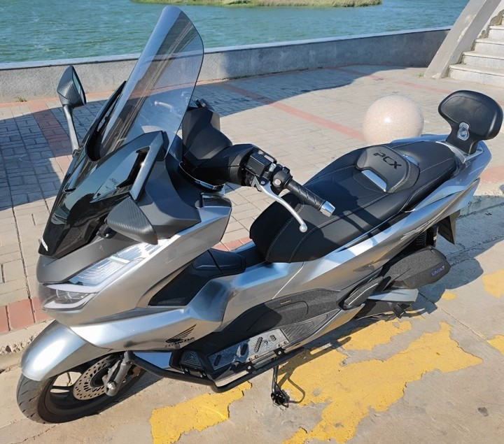 پشت زین / تکیه گاه ترکنشین PCX160 / اصل تایلندی کد 201052
