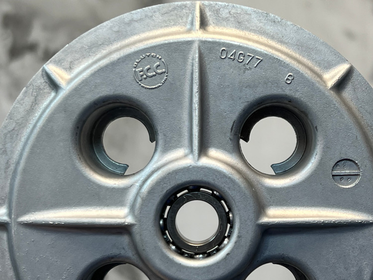 ست چهار شاخ کلاچ و دیسک چهار شاخ کلاچ YAMAHA R25 MT25 R3 ساخت اندونزی اصل