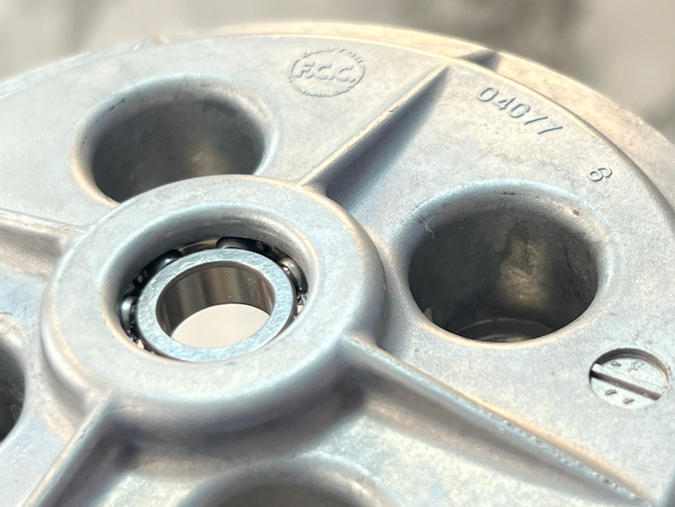 ست چهار شاخ کلاچ و دیسک چهار شاخ کلاچ YAMAHA R25 MT25 R3 ساخت اندونزی اصل