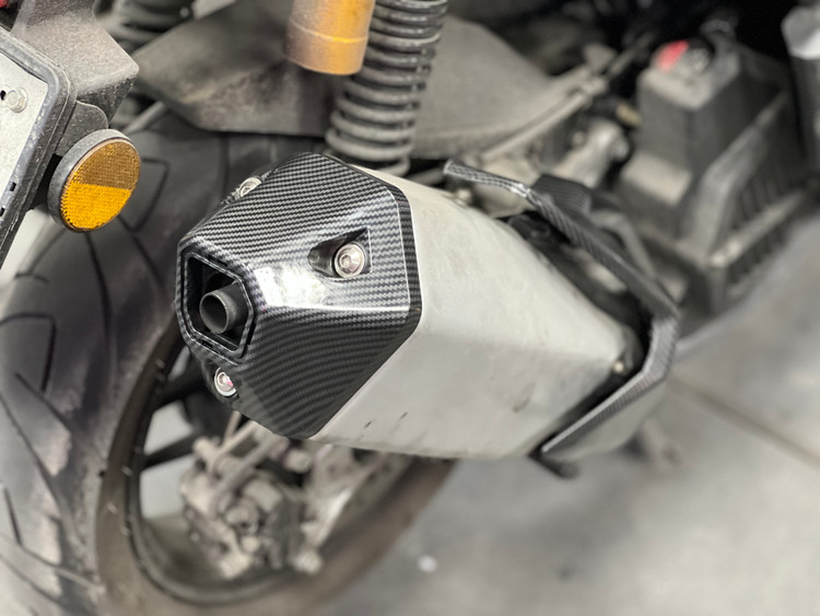 سر اگزوز کربن HONDA ADV160 ساخت تایلند اصل کد 201060