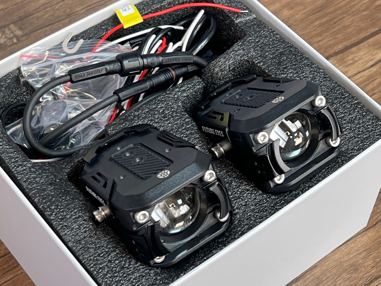 پرژکتور / مه شکن LED موتورسیکلت FUTURE EYES F150s MINI کوچک / پکیج کامل / اصل