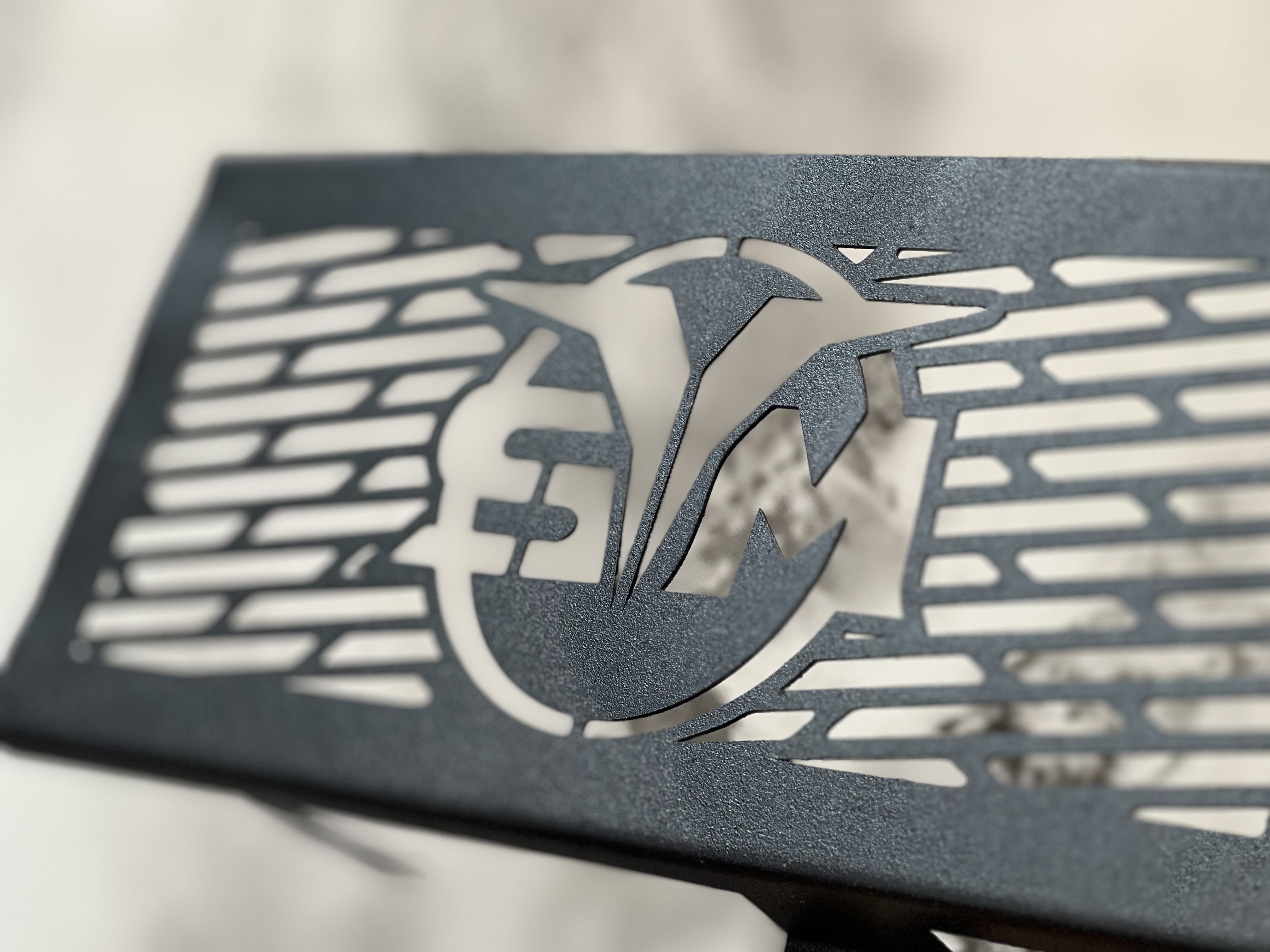 محافظ رادیات مشکی SYM NA180 کد 200709