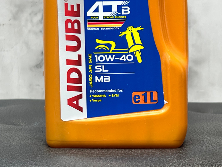 روغن موتور ایدلوب AIDLUBE 10W40 SL مخصوص موتورهای اسکوتر نیمه سنتتیک تحت لیسانس ایدلوب آلمان اصل کد ۲۰۱۳۸۵