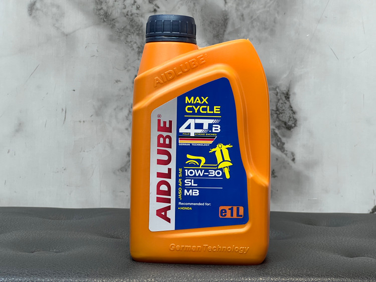 روغن موتور ایدلوب AIDLUBE 10W30 SL مخصوص موتورهای اسکوتر نیمه سنتتیک تحت لیسانس ایدلوب آلمان / اصل کد ۲۰۱۳۸۸
