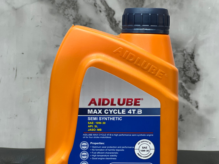 روغن موتور ایدلوب AIDLUBE 10W30 SL مخصوص موتورهای اسکوتر نیمه سنتتیک تحت لیسانس ایدلوب آلمان / اصل کد ۲۰۱۳۸۸