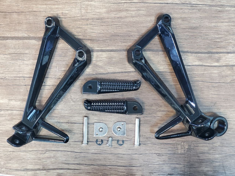 ست کامل براکت و جاپایی عقب چپ و راست YAMAHA MT25 R25 / ساخت اندونزی اصل۲۰۰۳۶۶