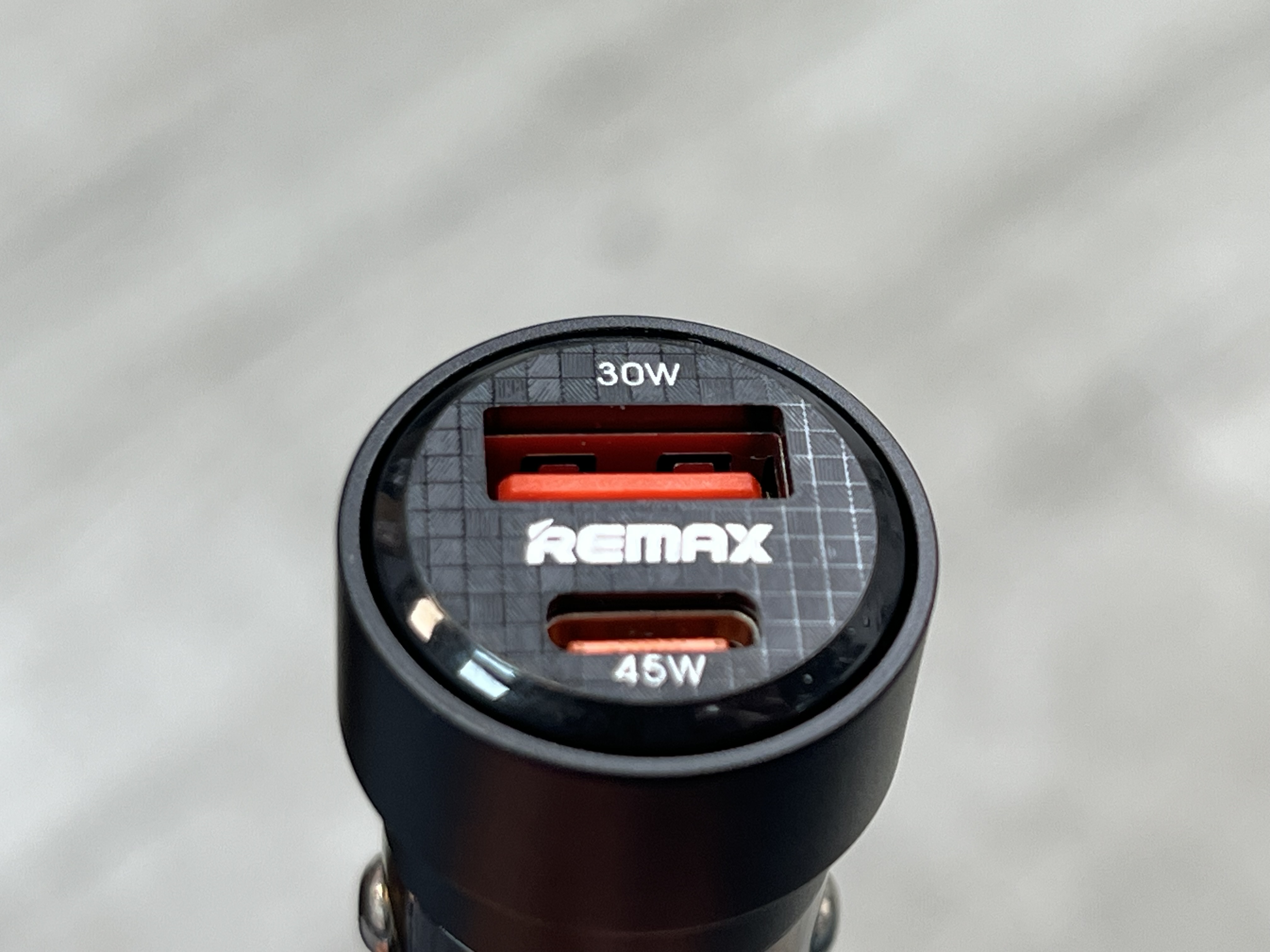 شارژر فندکی دو درگاه 75 وات ریمکس با پورت USB Type-C با توان 40 وات و USB-A با توان 30 وات، شارژ سریع و ایمن، بدنه آلومینیومی مقاوم و طراحی جمعوجور / مدل RCC360