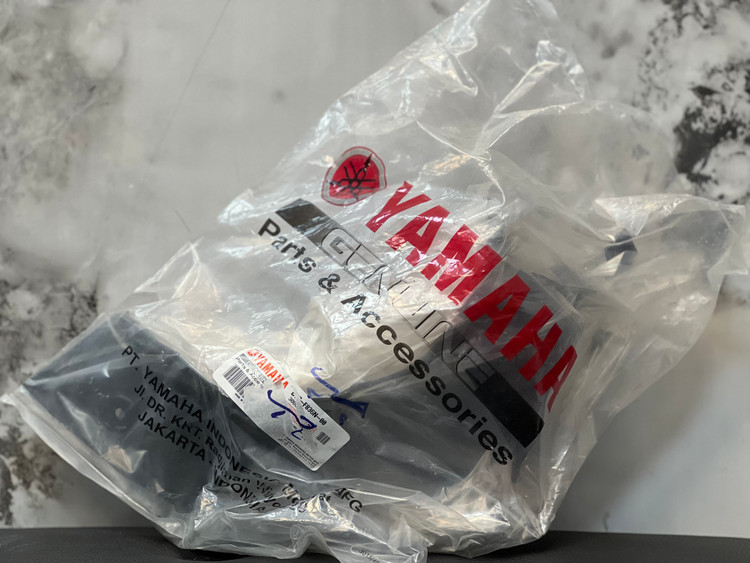 فلاپ داشبورد سمت چپ YAMAHA R25 / ساخت اندونزی اصل