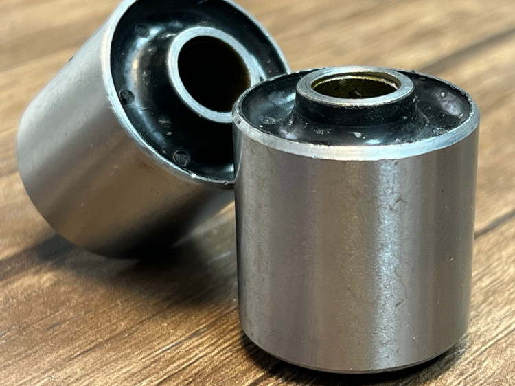 ست بوش پوسته شاسی انجین بزرگ J200/ ساخت تایوان اصل / کد کالا ۲۰۱۸۲۱