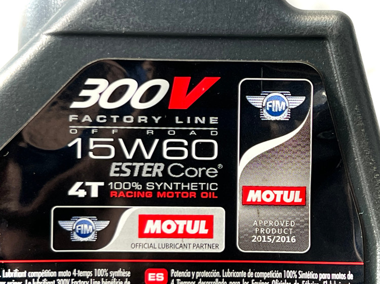 روغن موتور موتول 1 لیتر مخصوص موتورهای کراس و اندرو Motul 15W60 300V / ساخت کشور فرانسه اصل کد 200782