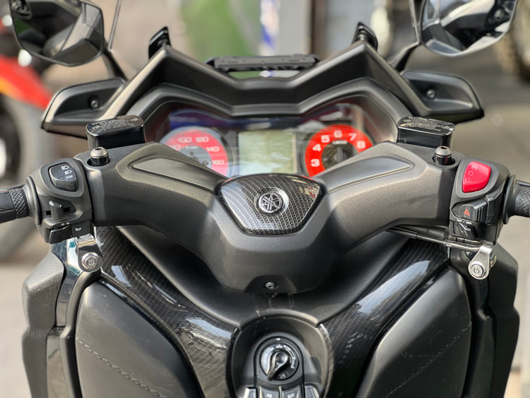 کربن وسط فرمان YAMAHA XMAX OLD FACE ساخت تایلند اصل کد 200598