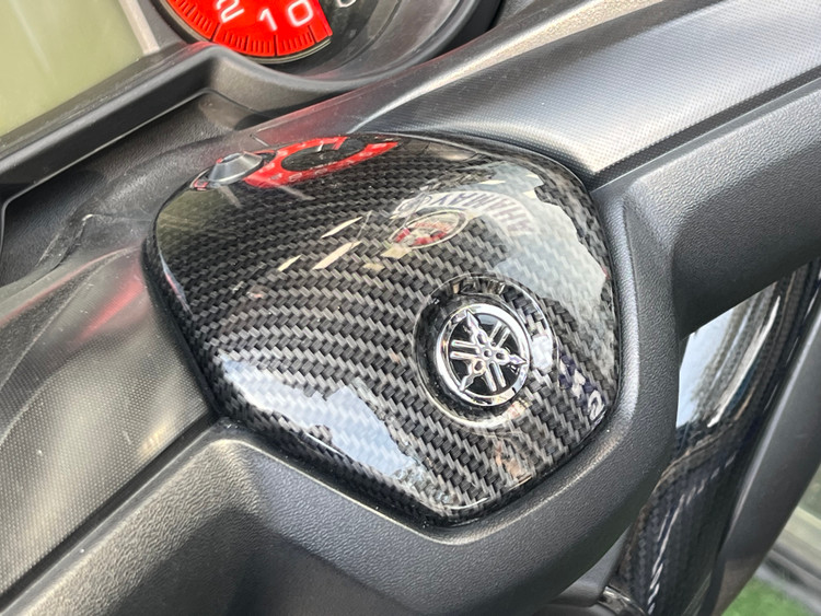 کربن وسط فرمان YAMAHA XMAX OLD FACE ساخت تایلند اصل کد 200598