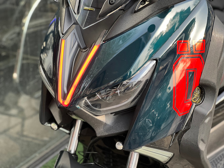 نئون وسط چراغ اسپرت XMAX OLD FACE 2022 / مناسب فیس قدیم۰۰۰۰۷۲